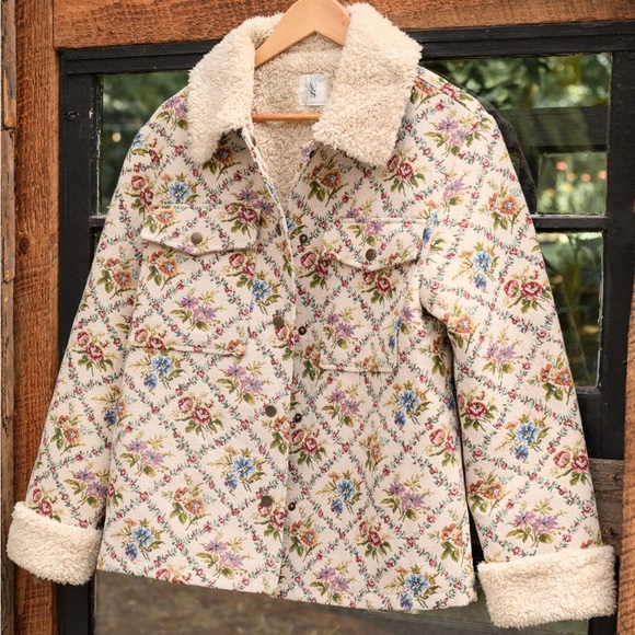 Altar'd State Jackets & Blazers - NWT Altar’d State Tapestry Floral Sherpa-Lined Jacket Coat X-Large